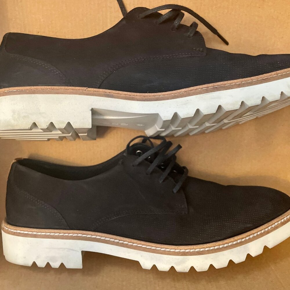 ECCO Women’s Dress Flats Loafers Size US 8/8.5 EU39 Black Suede Perforated